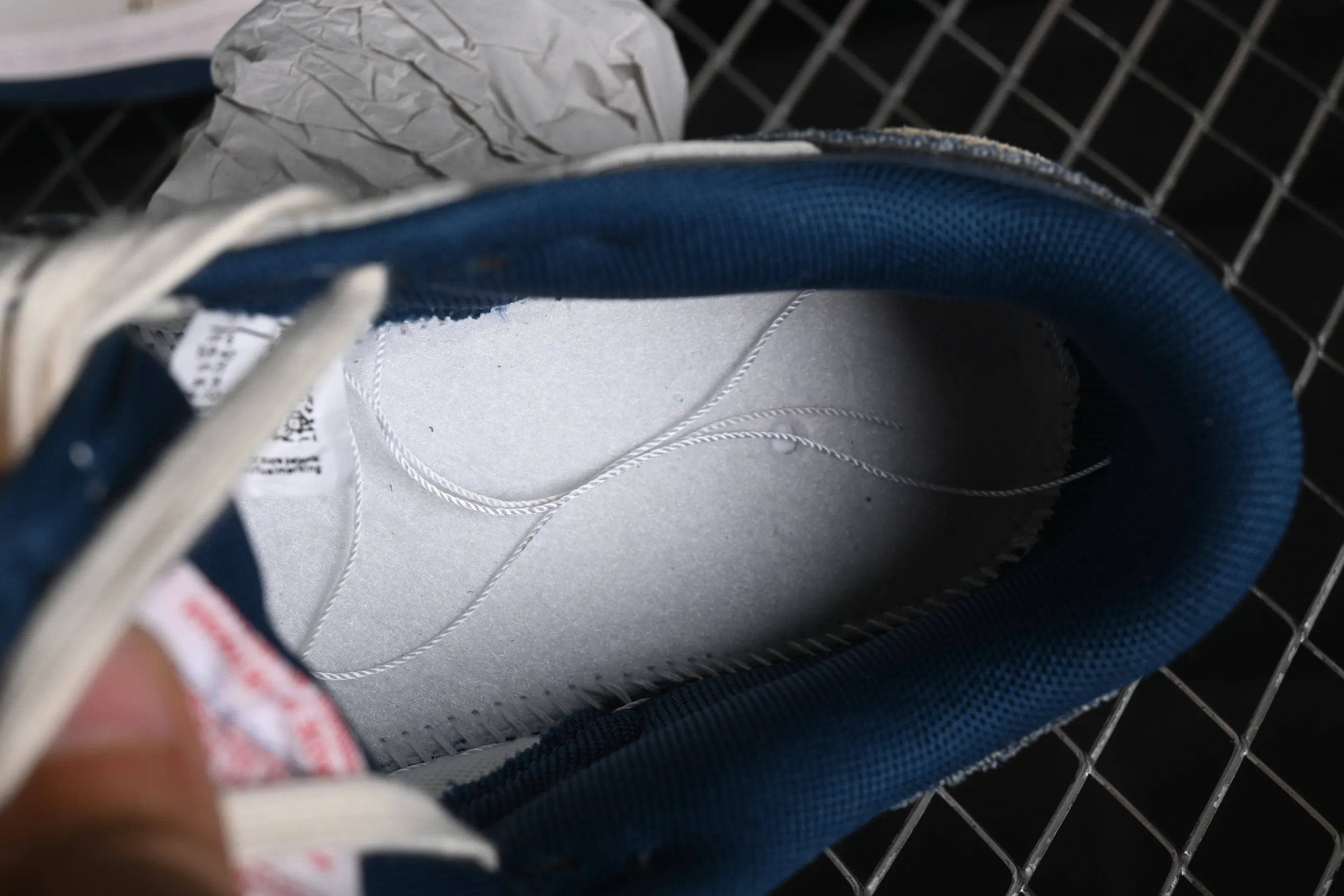 All Categories Nk SB Dunk Series Nk SB Dunk Low Low-top sneakers Nk Dunk Low Panda Prank Wave Fisherman-Fishing in the Lake Blue Brown Low-top casual sneakers DD1391-400